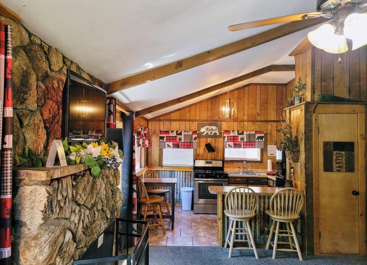 Sierra Blanca Cabins Hotel Ruidoso Bagian luar foto